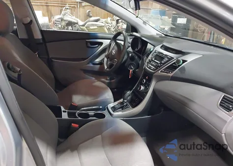 2015 Hyundai Elantra Se z USA, uszkodzony, nr VIN 5NPDH4AE6FH567045